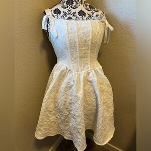 Bustier white floral dress